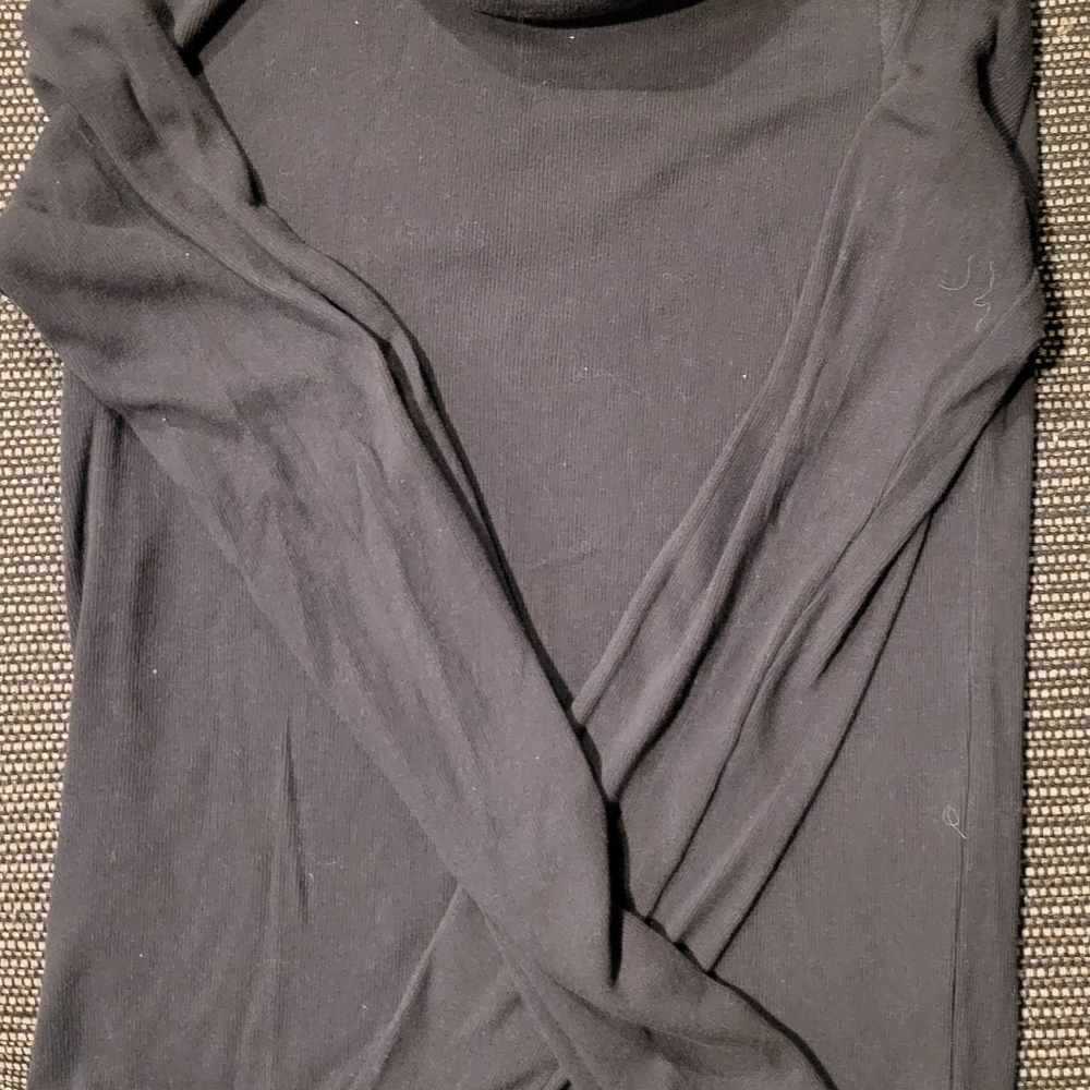 Free Assembly turtle neck long sleeve shirt, black, medium size